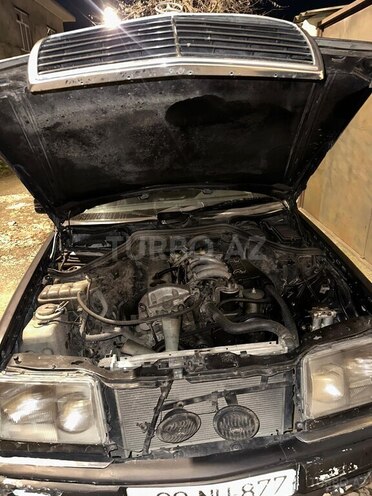 Mercedes 200 D-11