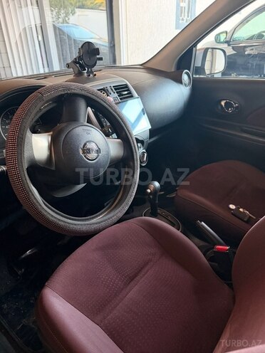 Nissan March-4