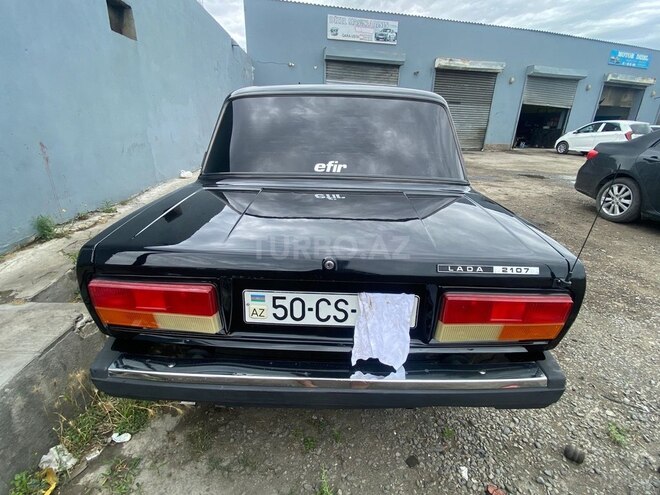 LADA (VAZ) 2107-2