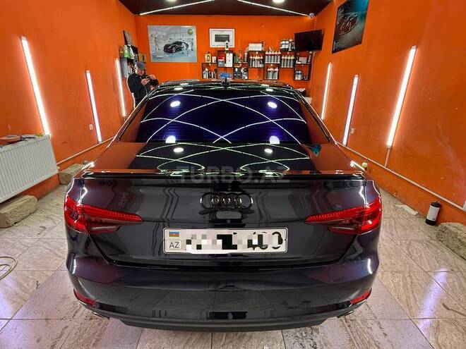 Audi A4-4