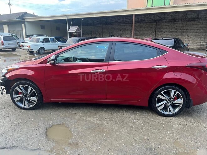 Hyundai Elantra-4