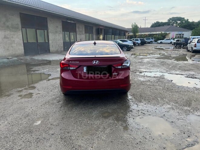 Hyundai Elantra-9