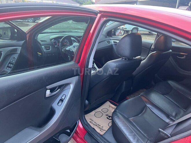 Hyundai Elantra-7