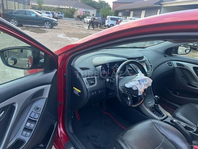 Hyundai Elantra-6