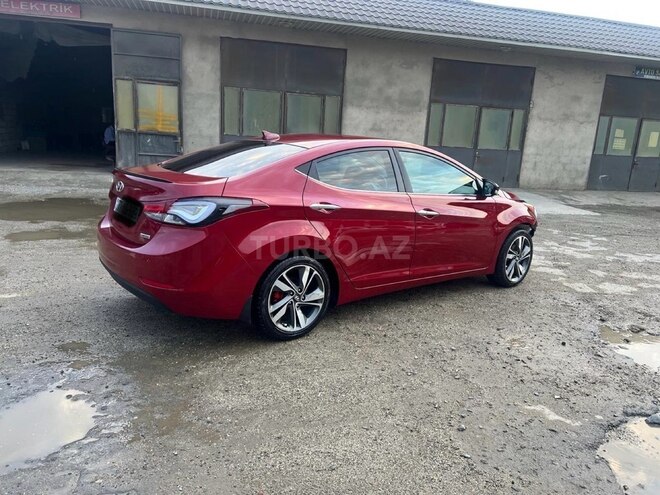 Hyundai Elantra-10
