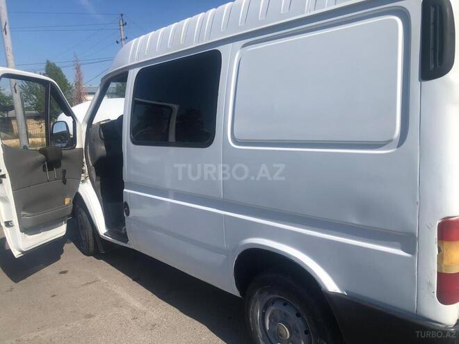 Ford Transit-3