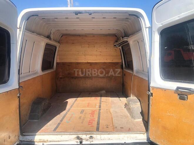 Ford Transit-5