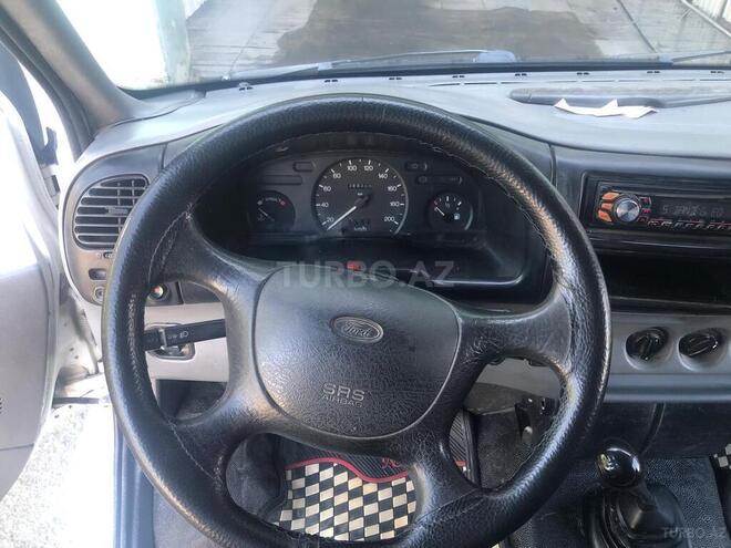Ford Transit-9