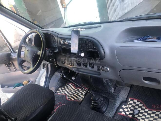 Ford Transit-6