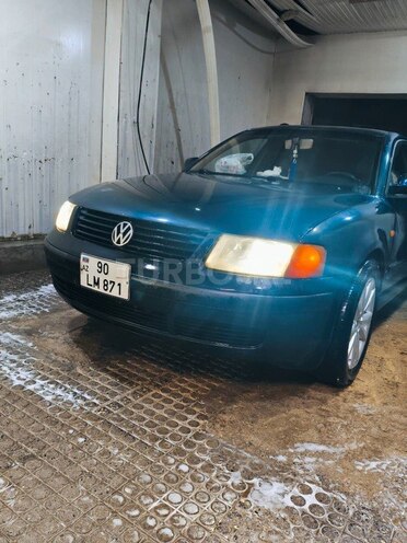 Volkswagen Passat-1