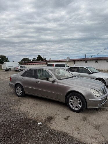 Mercedes E 320-4