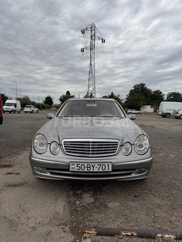 Mercedes E 320-1