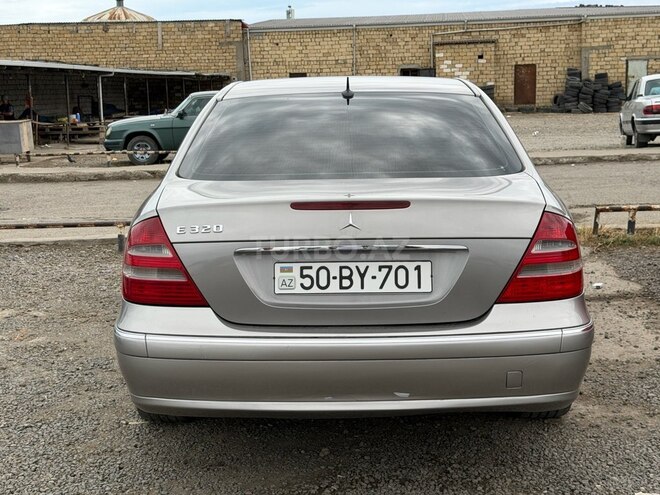 Mercedes E 320-8