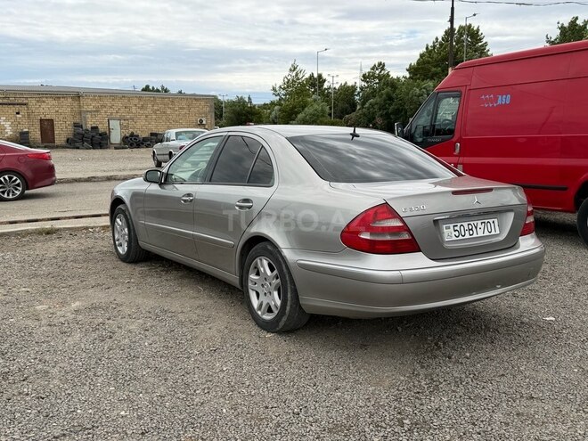 Mercedes E 320-9