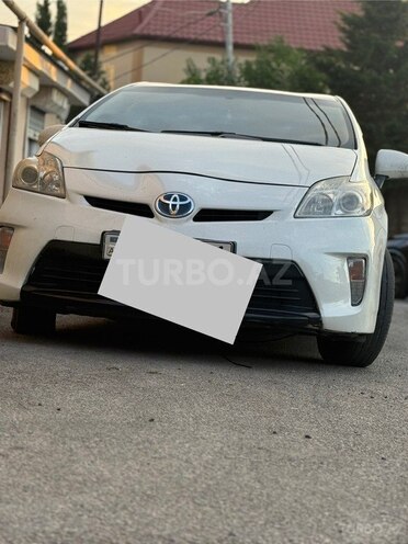 Toyota Prius-2