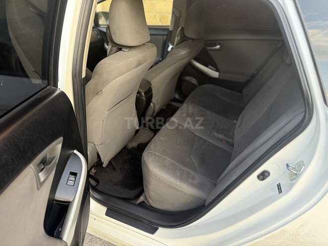 Toyota Prius-8