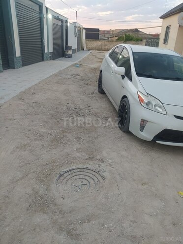 Toyota Prius-3