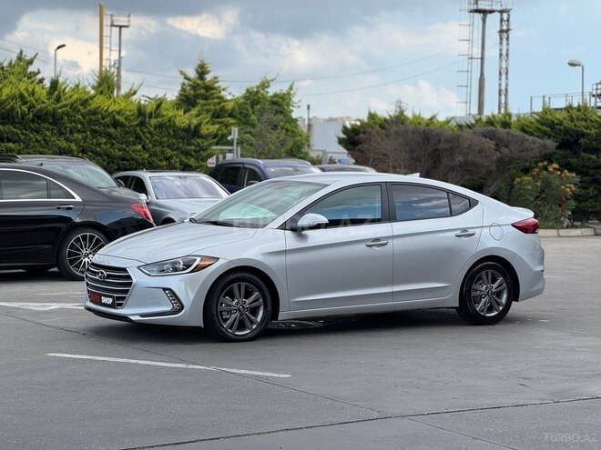 Hyundai Elantra-13