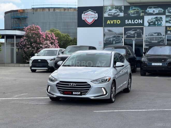 Hyundai Elantra-15