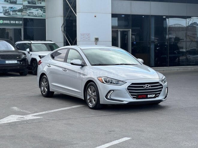 Hyundai Elantra-19