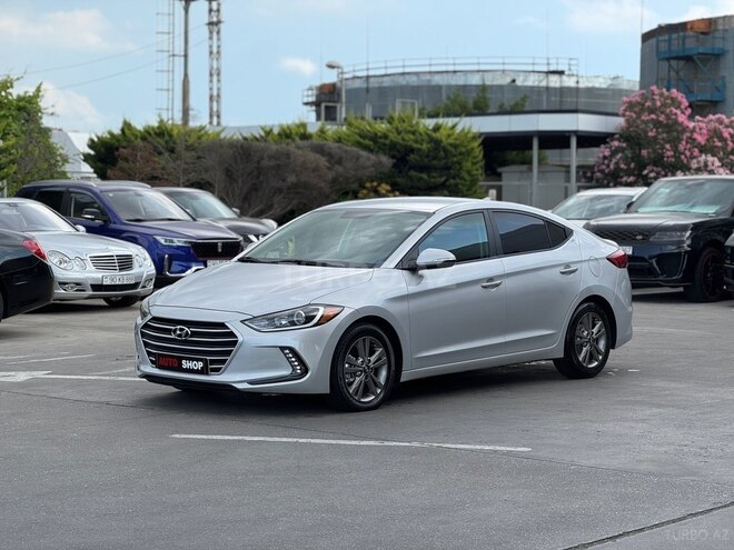 Hyundai Elantra-17