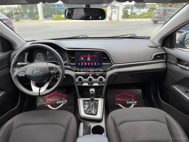 Hyundai Elantra-20