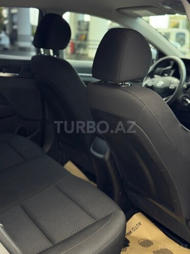 Hyundai Elantra-19
