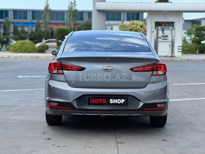 Hyundai Elantra-5