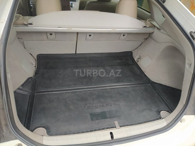 Toyota Prius-7