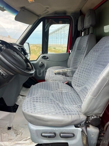 Ford Transit-7