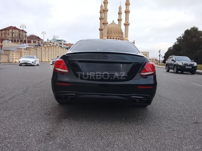 Mercedes E 200-2