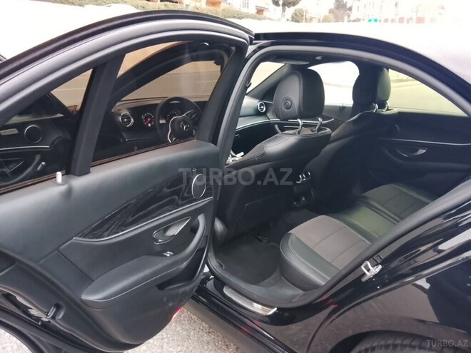 Mercedes E 200-13