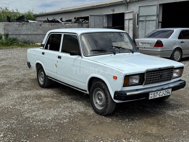 LADA (VAZ) 2107-2