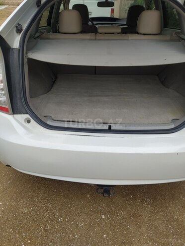 Toyota Prius-9