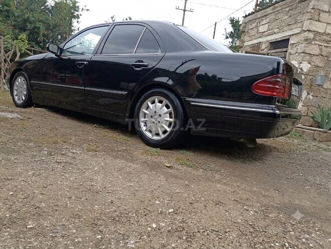 Mercedes E 270-16