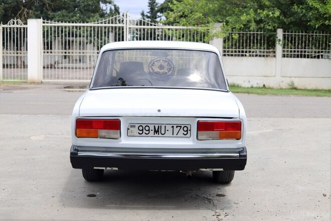 LADA (VAZ) 2107-2