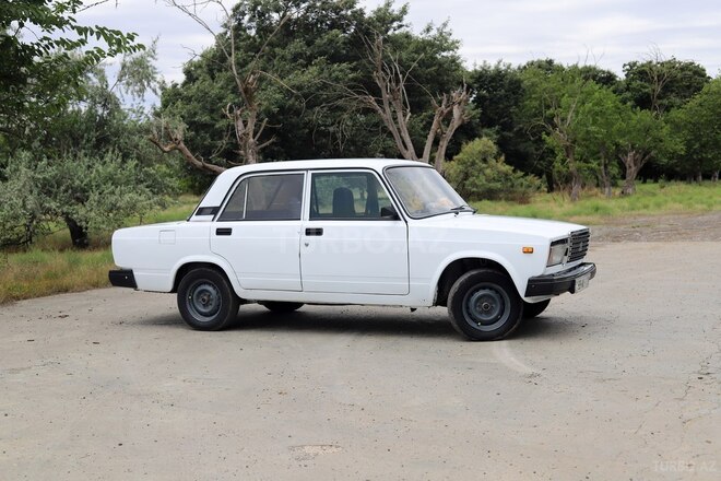 LADA (VAZ) 2107-5