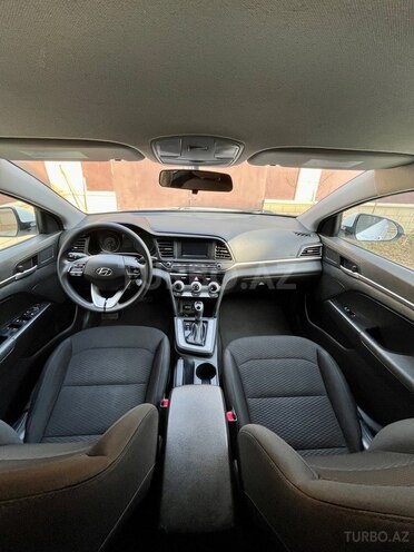 Hyundai Elantra-3