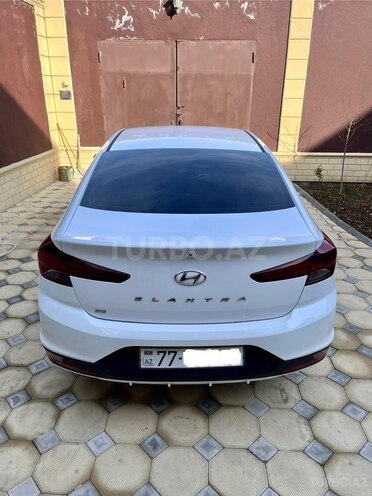 Hyundai Elantra-2