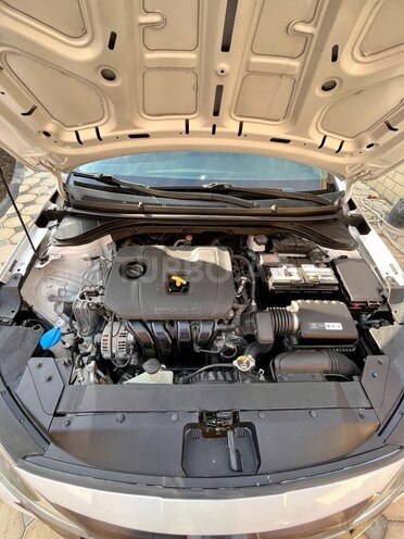 Hyundai Elantra-17