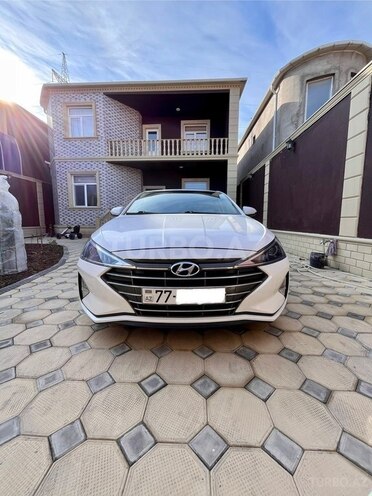 Hyundai Elantra-20