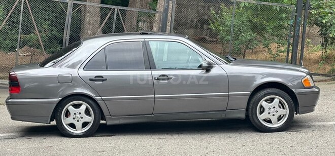 Mercedes C 200-11