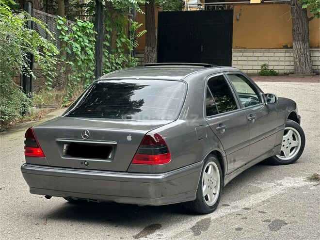 Mercedes C 200-7