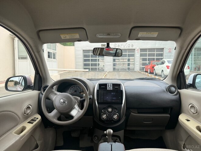 Nissan March-4