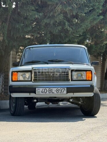 LADA (VAZ) 2107-2