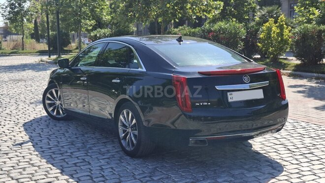 Cadillac XTS-7