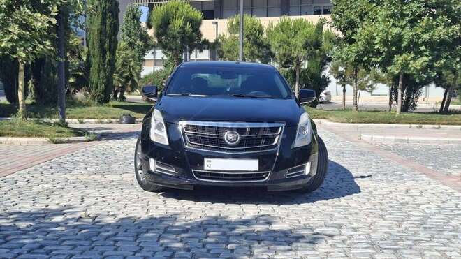 Cadillac XTS-2