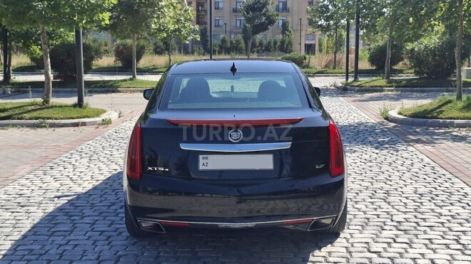 Cadillac XTS-6