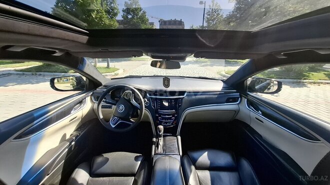 Cadillac XTS-11