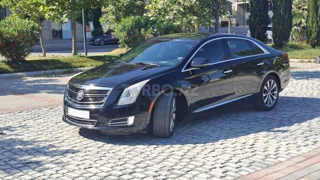 Cadillac XTS-10